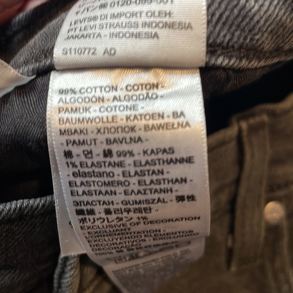 Levi’s Light Black Silver Tab Mom Jeans Size 32 - Picture 6 of 9